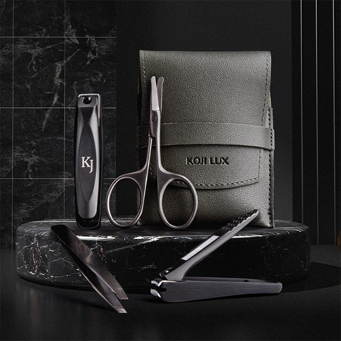 Black nail clipper set